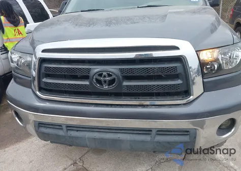 2010 Toyota Tundra Grade 5.7L V8 z USA, uszkodzony, nr VIN 5TFRY5F14AX080733